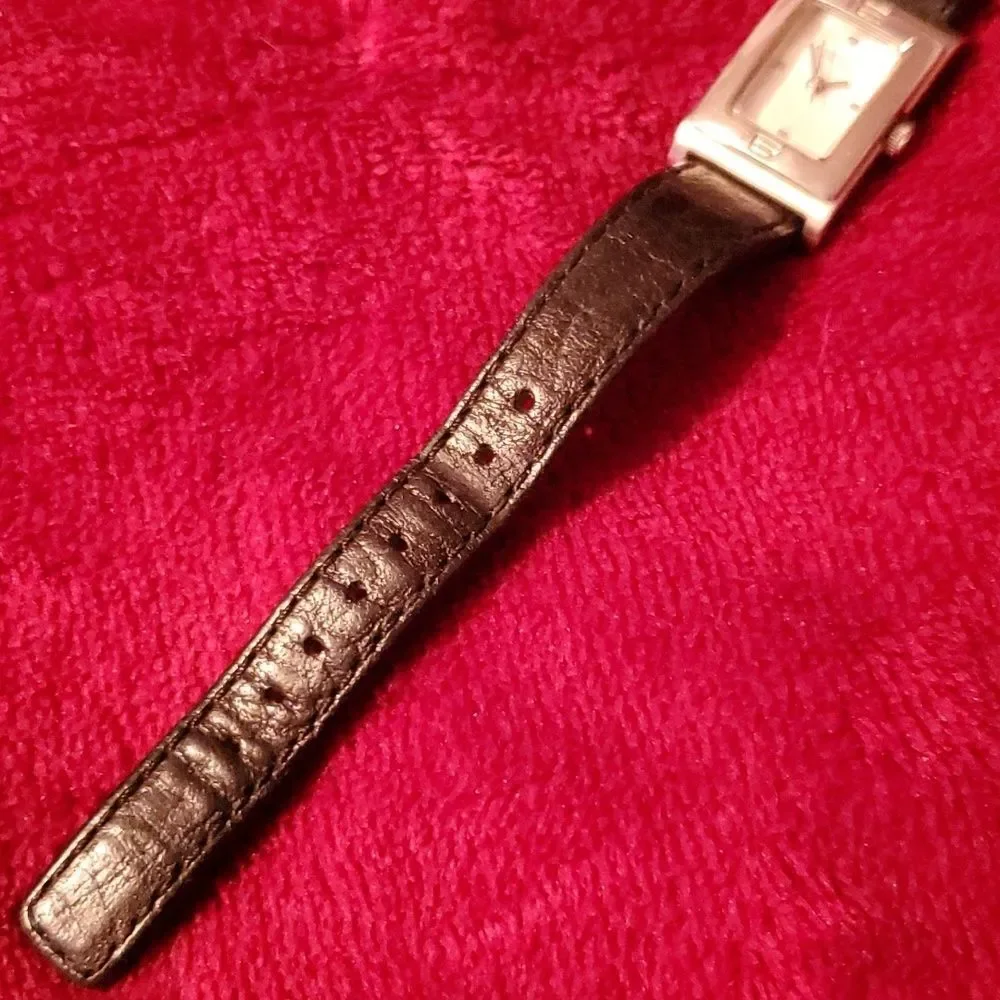 Kenneth Cole Watch U54-05-KC6032 Women's Leather Band Petite‎ Rectangular Silver
